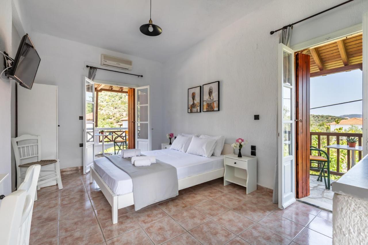 Konstantina Studios Skopelos Town Ngoại thất bức ảnh